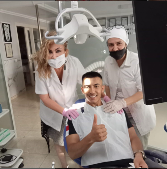 Implant Esthetic Dentist Clinic
